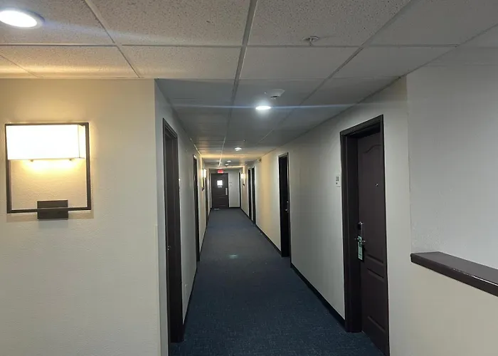 Garner Phoenix Northwest - By Ihg
