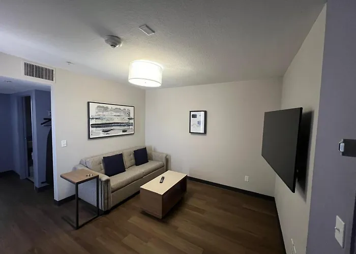 Garner Phoenix Northwest - By Ihg 2* Surprise