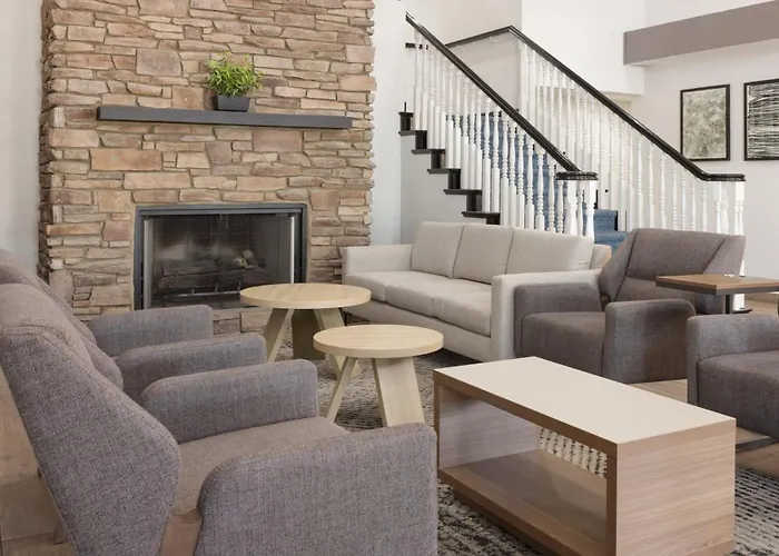 Hotel Garner Phoenix Northwest - By Ihg 2*