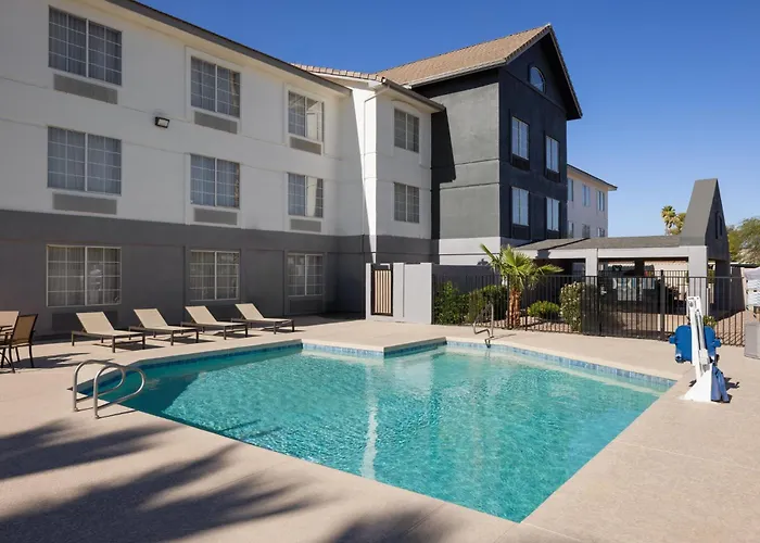 Garner Phoenix Northwest - By Ihg Hotel Surprise