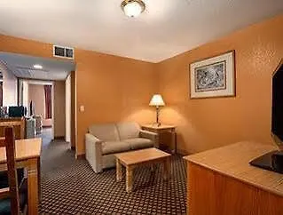 Hotel Garner Phoenix Northwest - By Ihg 2*